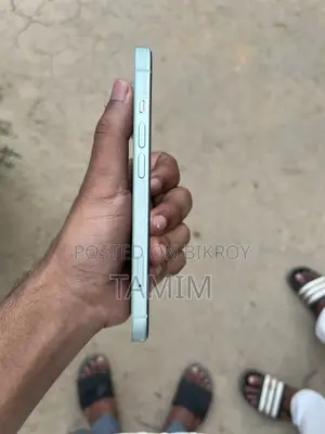 Apple iPhone 15 . (Used)