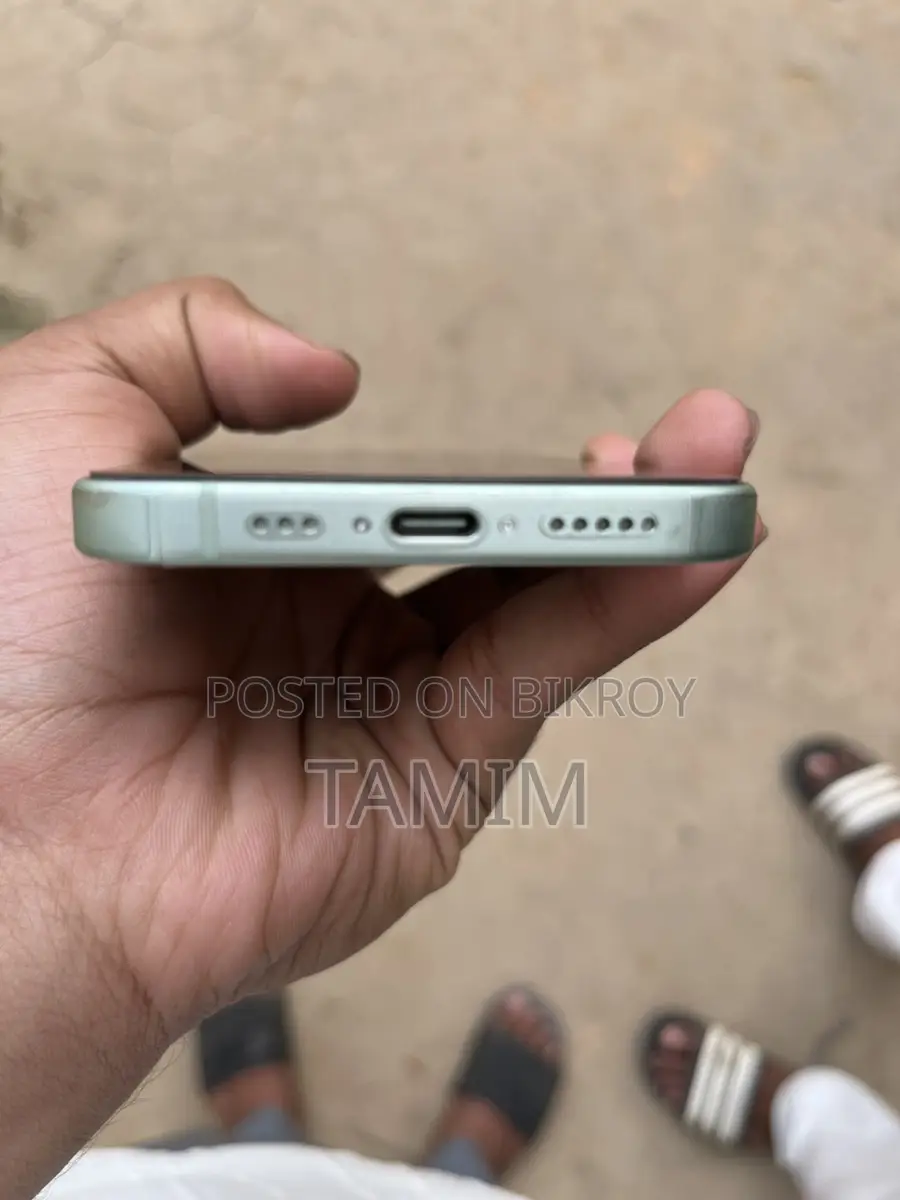 Apple iPhone 15 . (Used)