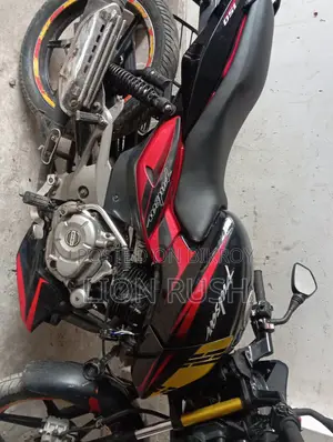 Bajaj Pulsar 150 . 2018