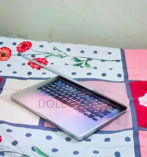 MacBook Pro i5 (13-inch, Retina)