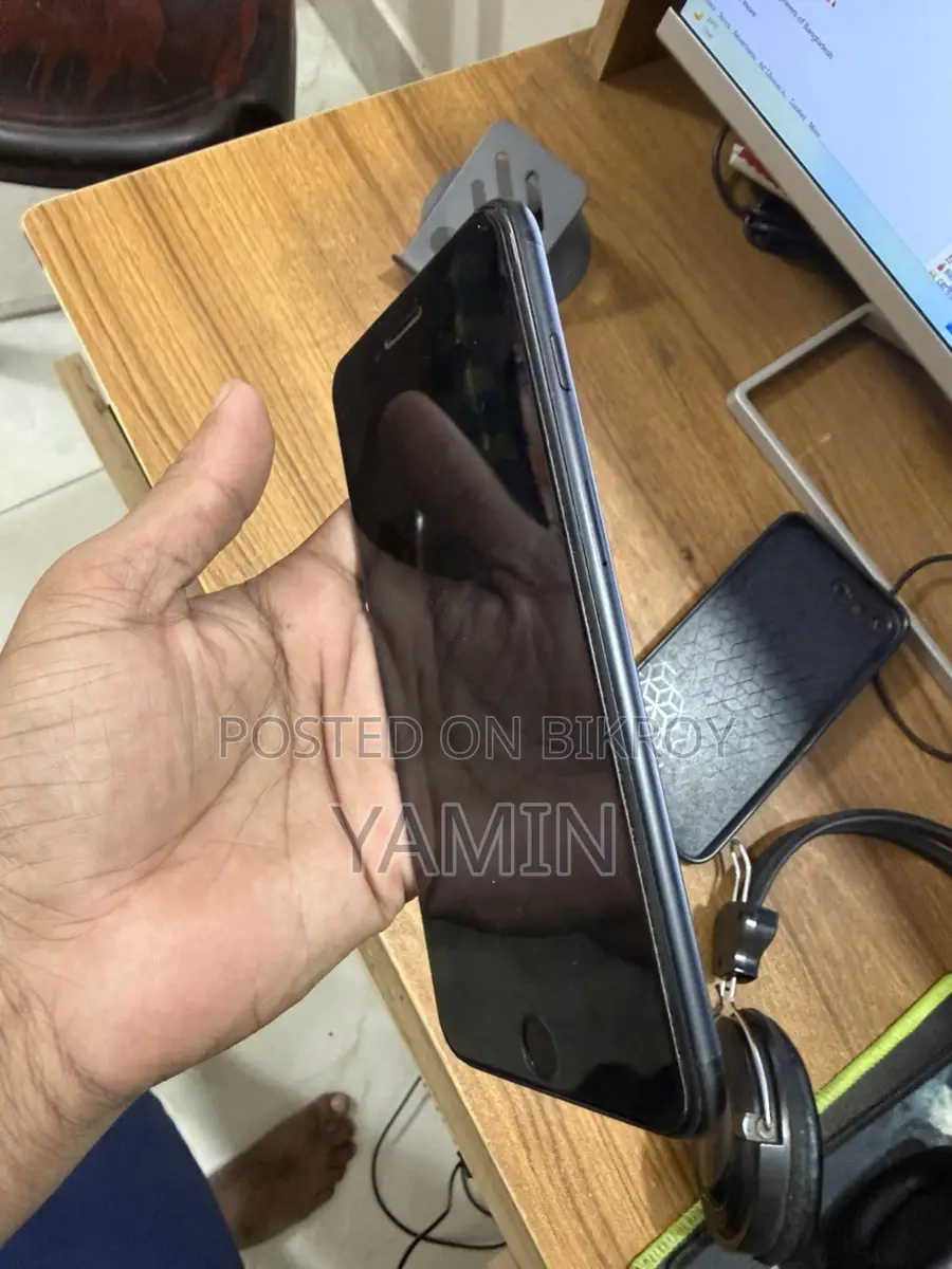 Apple iPhone 7 Plus Jet Black (Used)