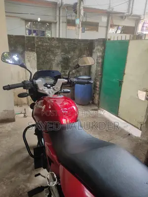 Bajaj Pulsar 150 . 2012