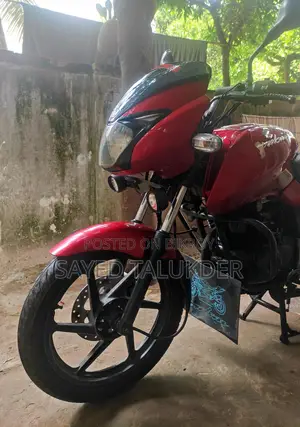 Bajaj Pulsar 150 . 2012