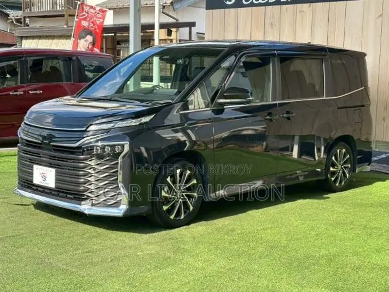 Toyota Voxy Hybrid SZ 2022