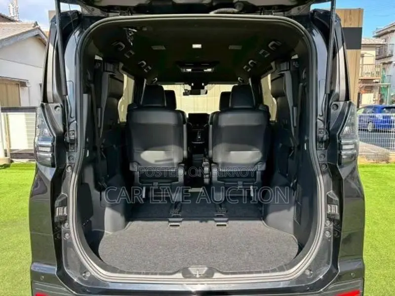 Toyota Voxy Hybrid SZ 2022