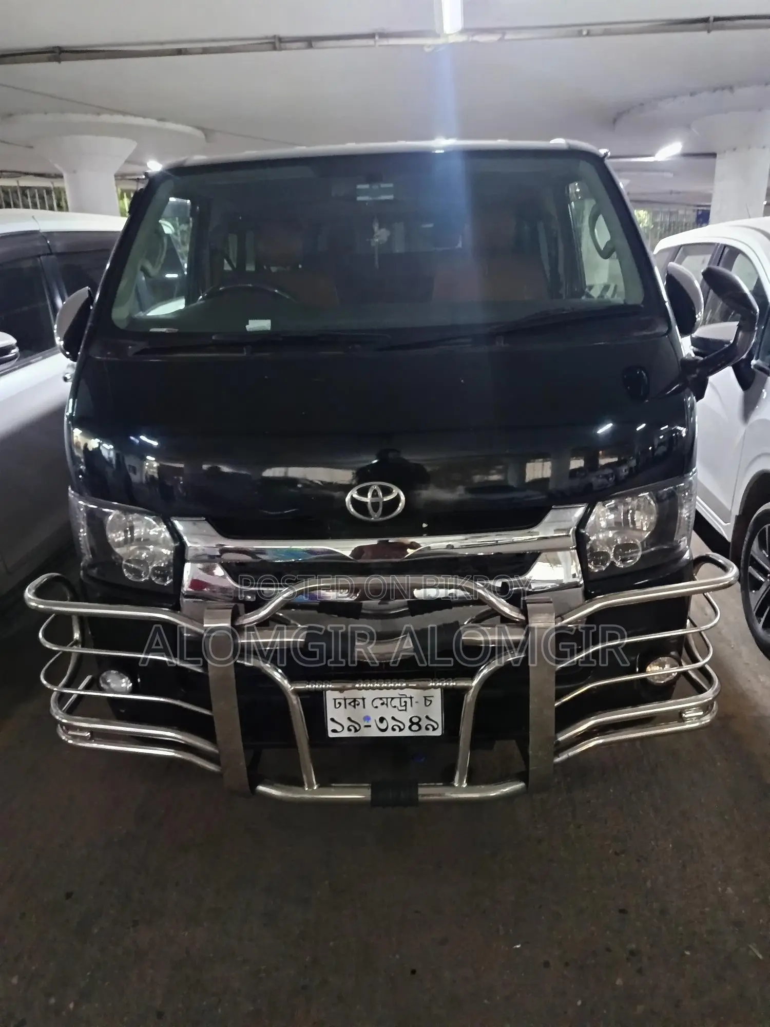 Toyota Hiace 2012