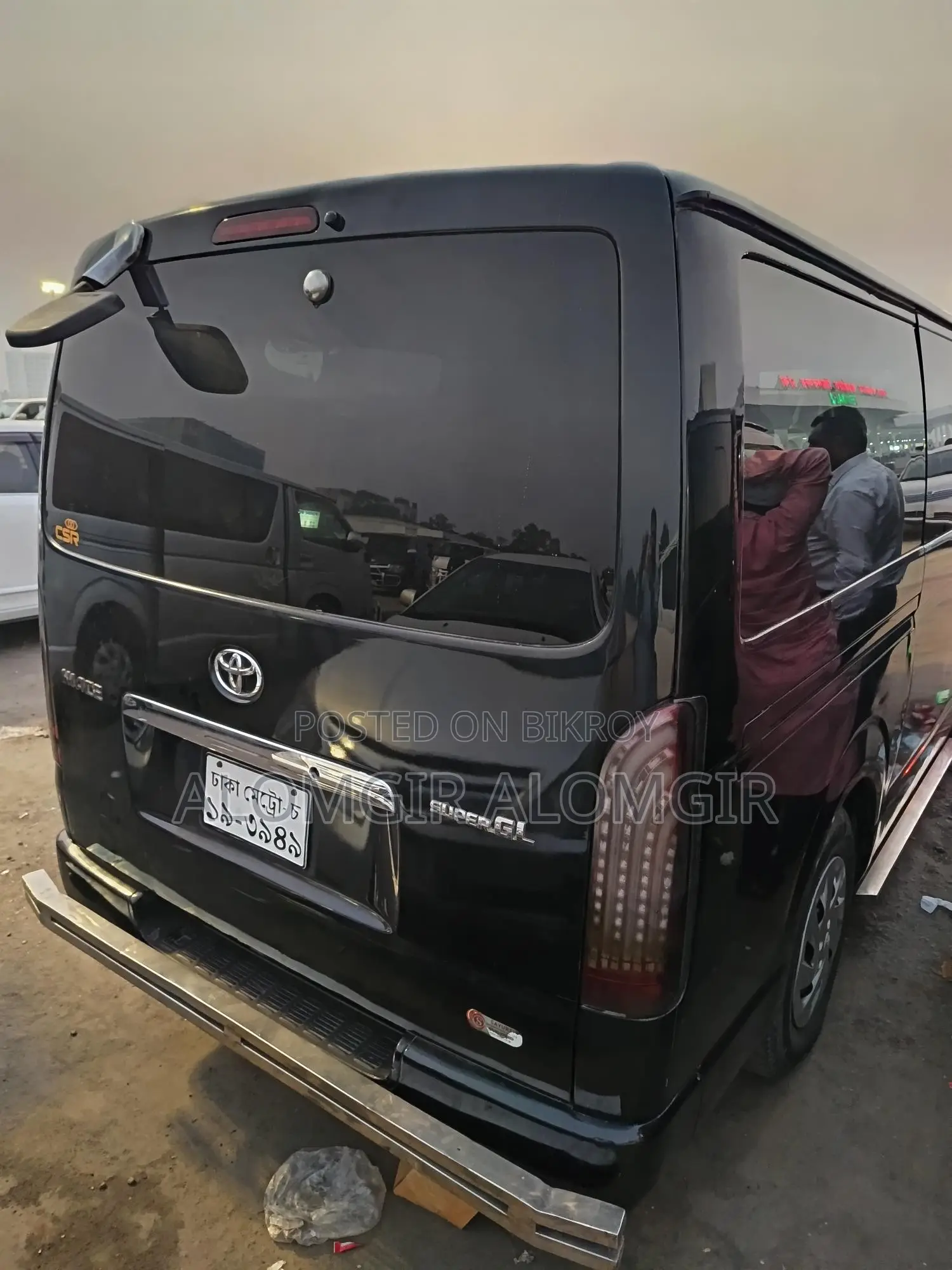 Toyota Hiace 2012