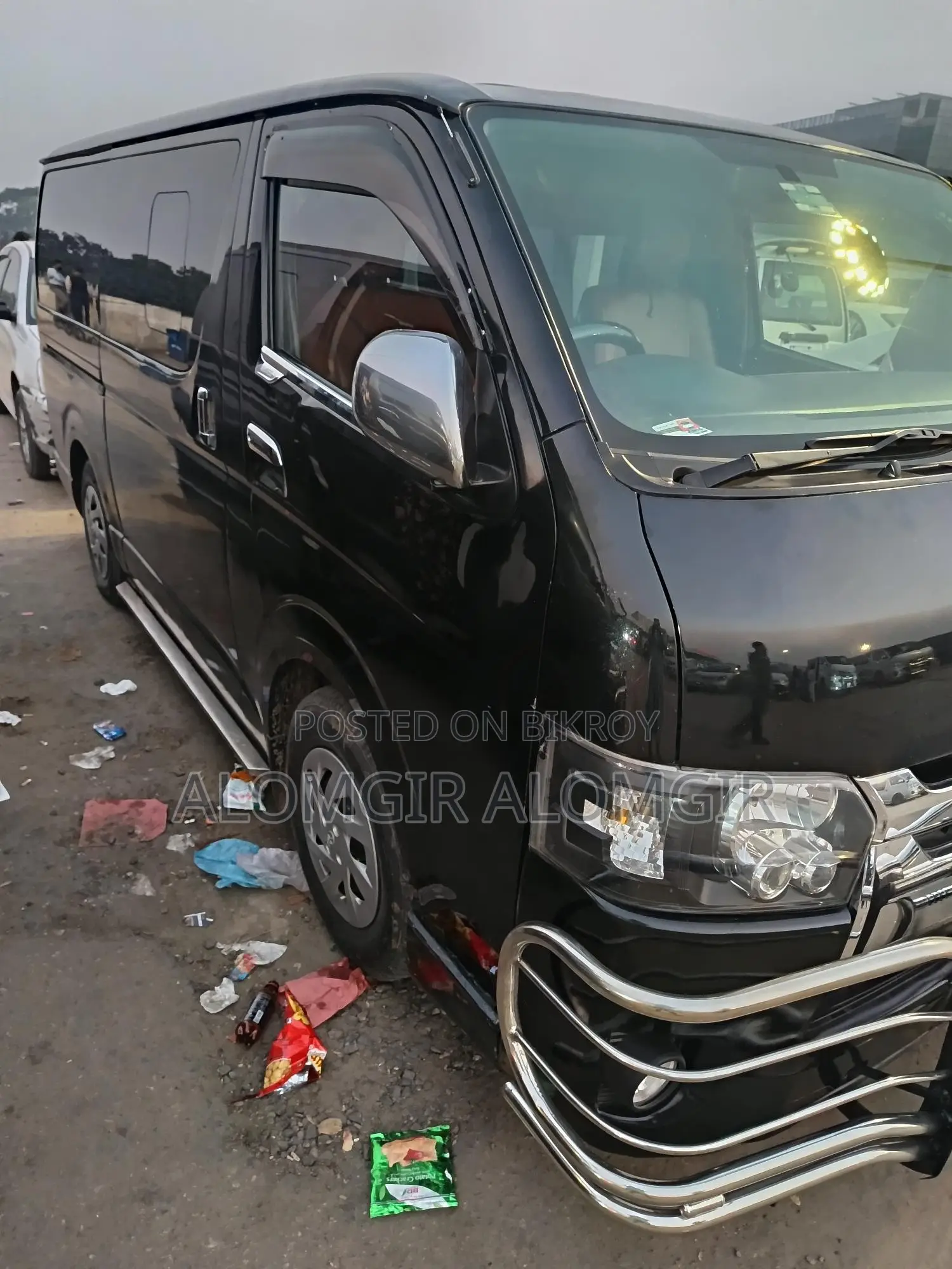 Toyota Hiace 2012
