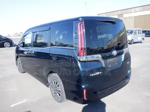 Toyota Esquire Hybrid Gi Mica Blue 2021