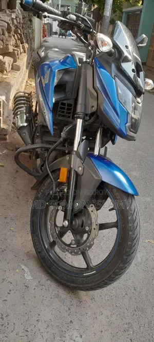 Honda X Blade . 2022