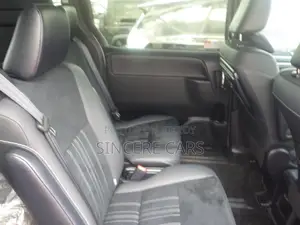 Toyota Esquire GI PREMIUM HYB 4.5 2021