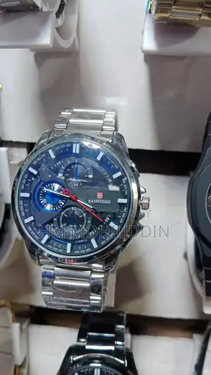 Fashionable Analog Watch – Elevate Your Style Instantly