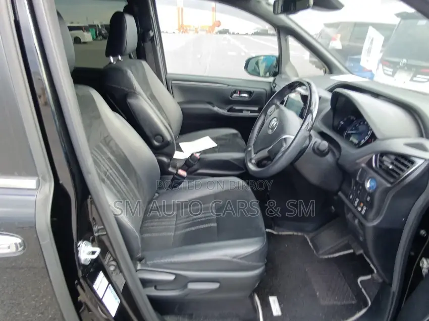 Toyota Esquire Hybrid Gi Premium 2021