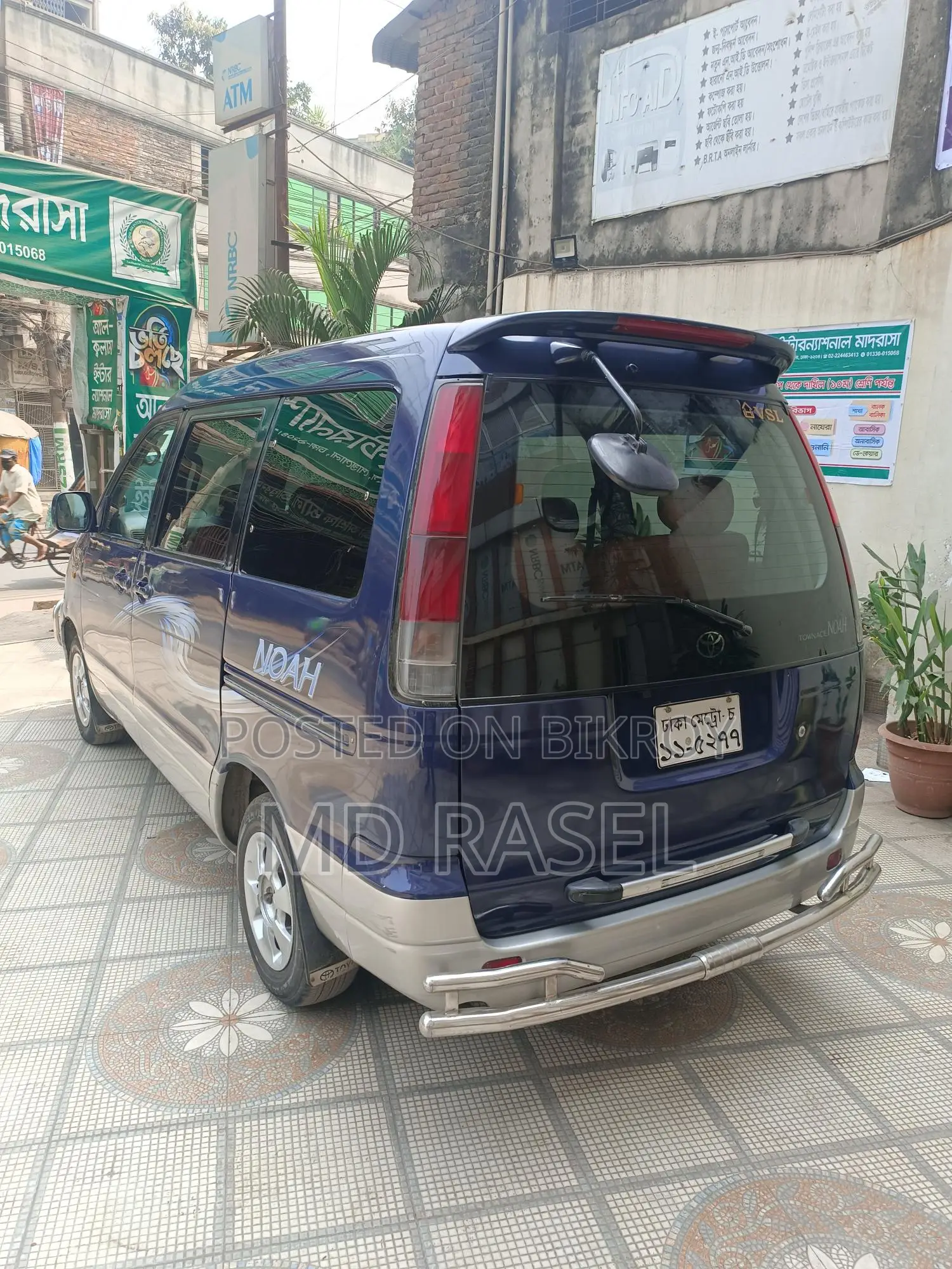 Toyota Noah 2001
