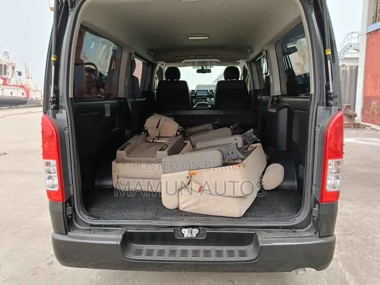 Toyota Hiace SUPER GL black 2020