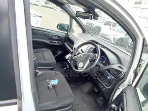 Toyota Noah G HYB 2 DOOR PWR 2021