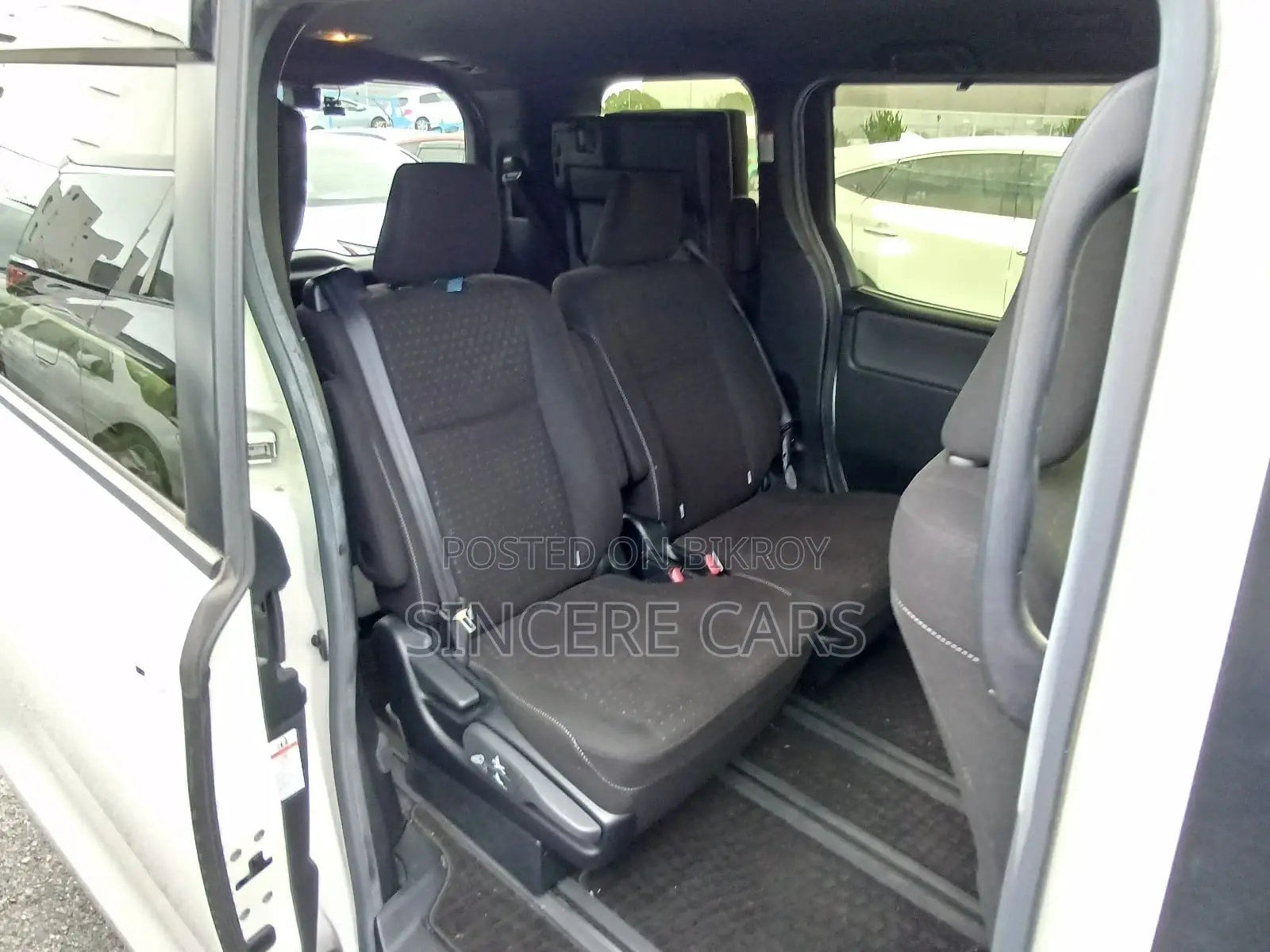 Toyota Noah G HYB 2 DOOR PWR 2021