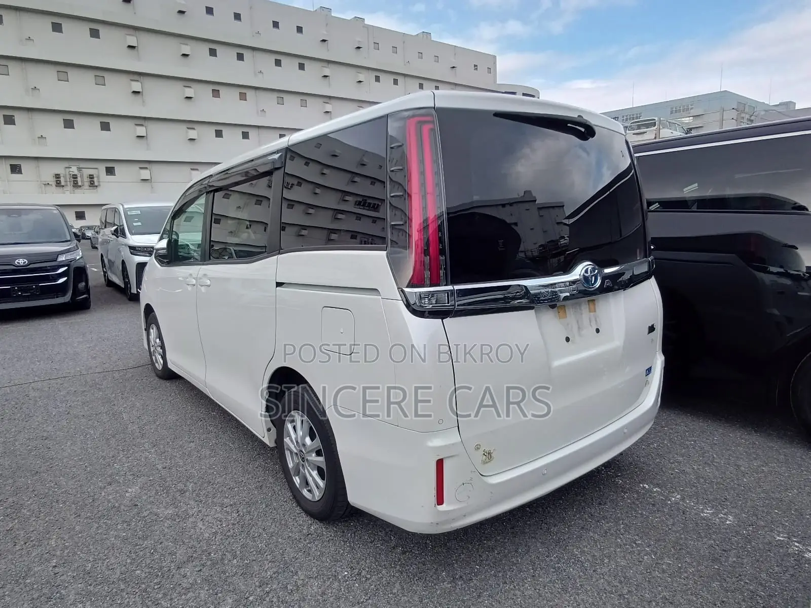 Toyota Noah G HYB 2 DOOR PWR 2021