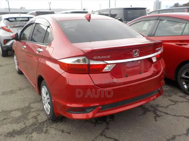 Honda Grace LX 2020