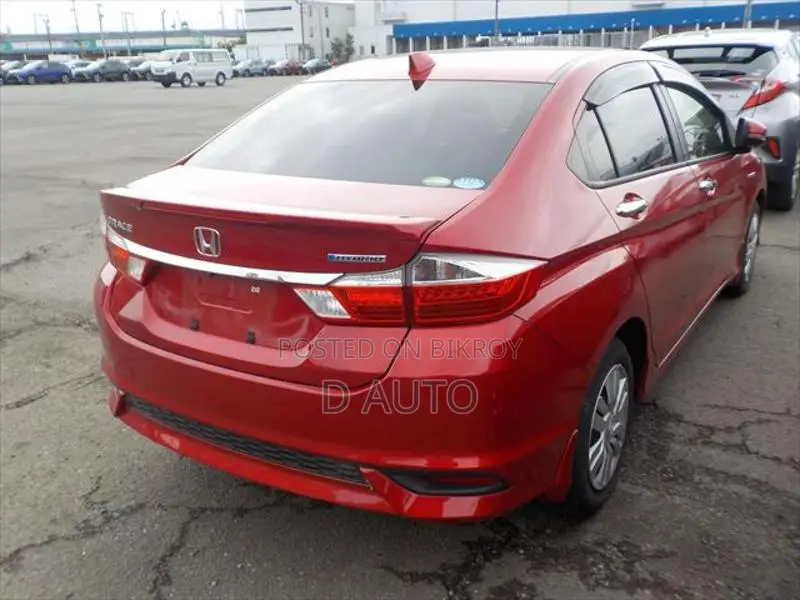 Honda Grace LX 2020