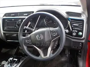 Honda Grace LX 2020