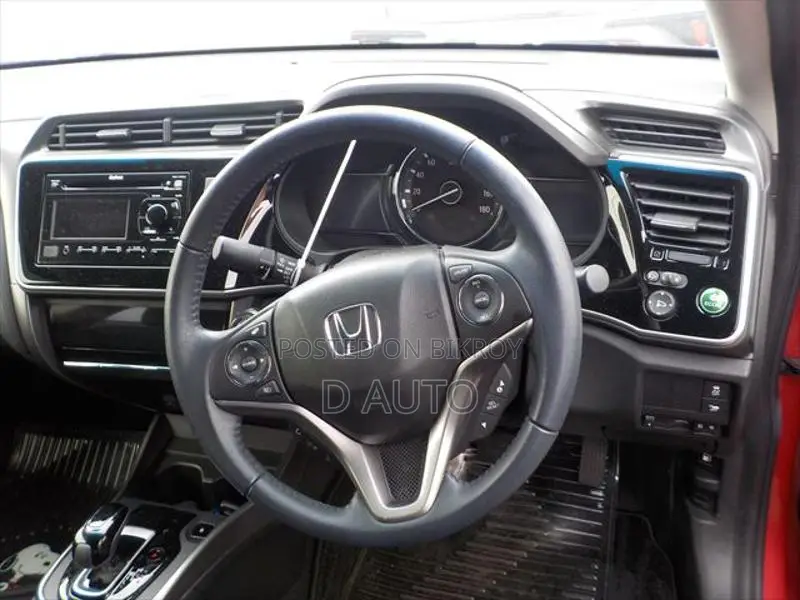 Honda Grace LX 2020