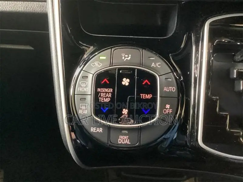 Toyota Voxy Hybrid ZS Kerameki 2021