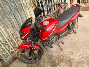 Bajaj Pulsar 150 - 2018
