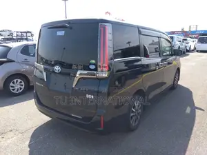 Toyota Esquire GI PREMIUM 2020