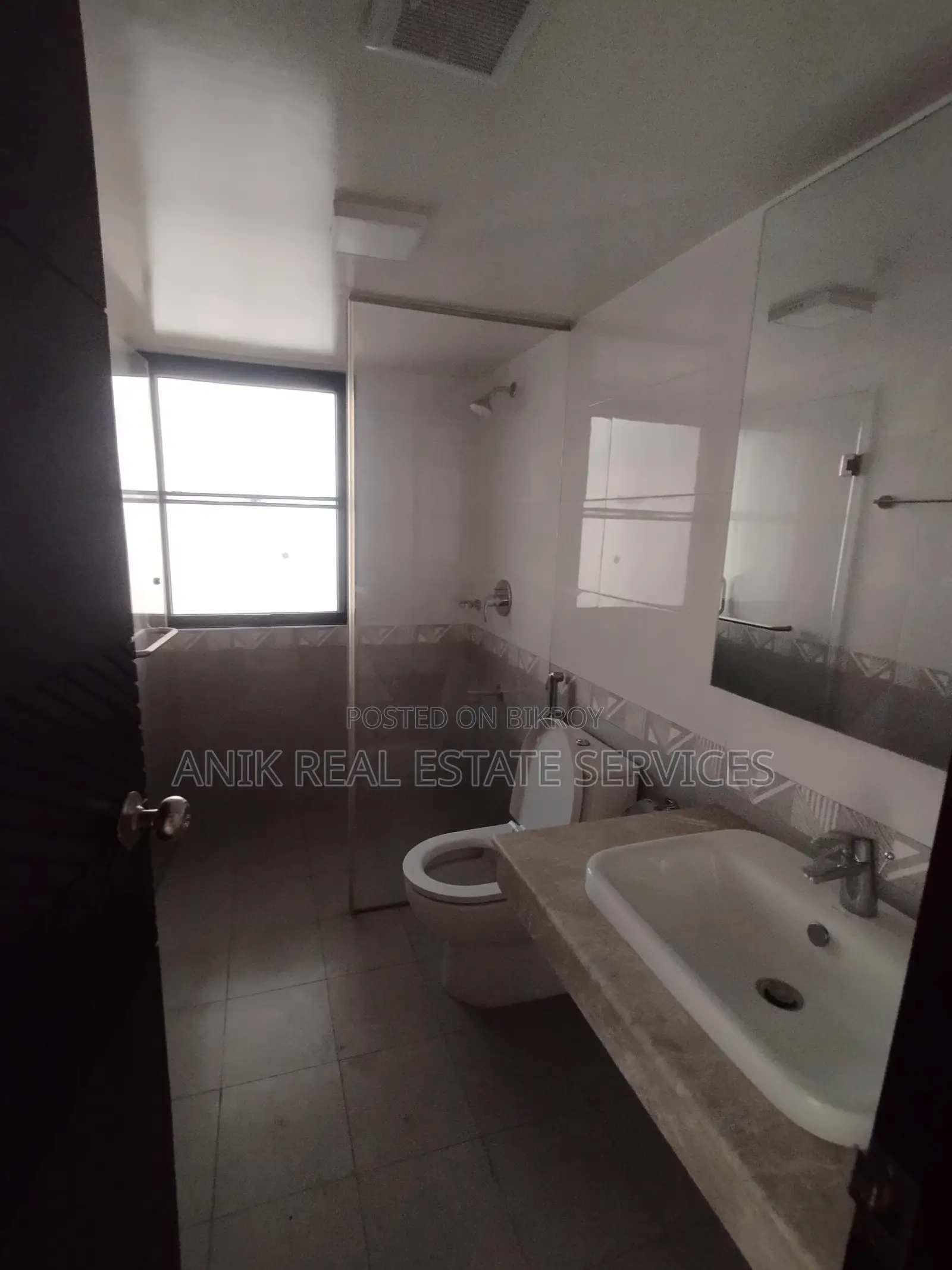Good Quality 4000 Sft Semi Farnised Flat Rent At Baridhara
