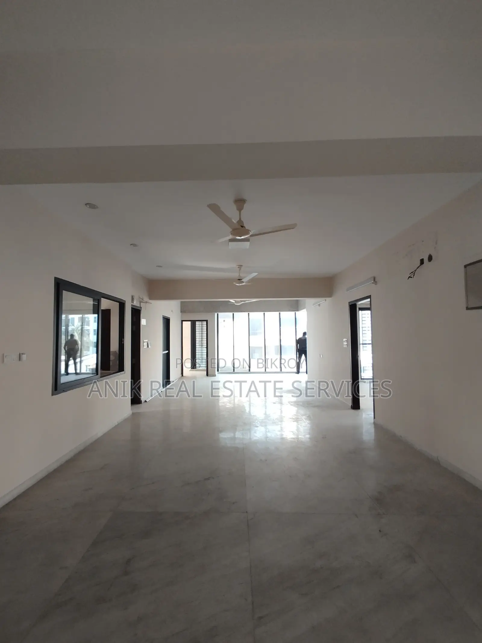 Good Quality 4000 Sft Semi Farnised Flat Rent At Baridhara