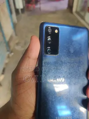 Samsung Galaxy S20 FE . (Used)