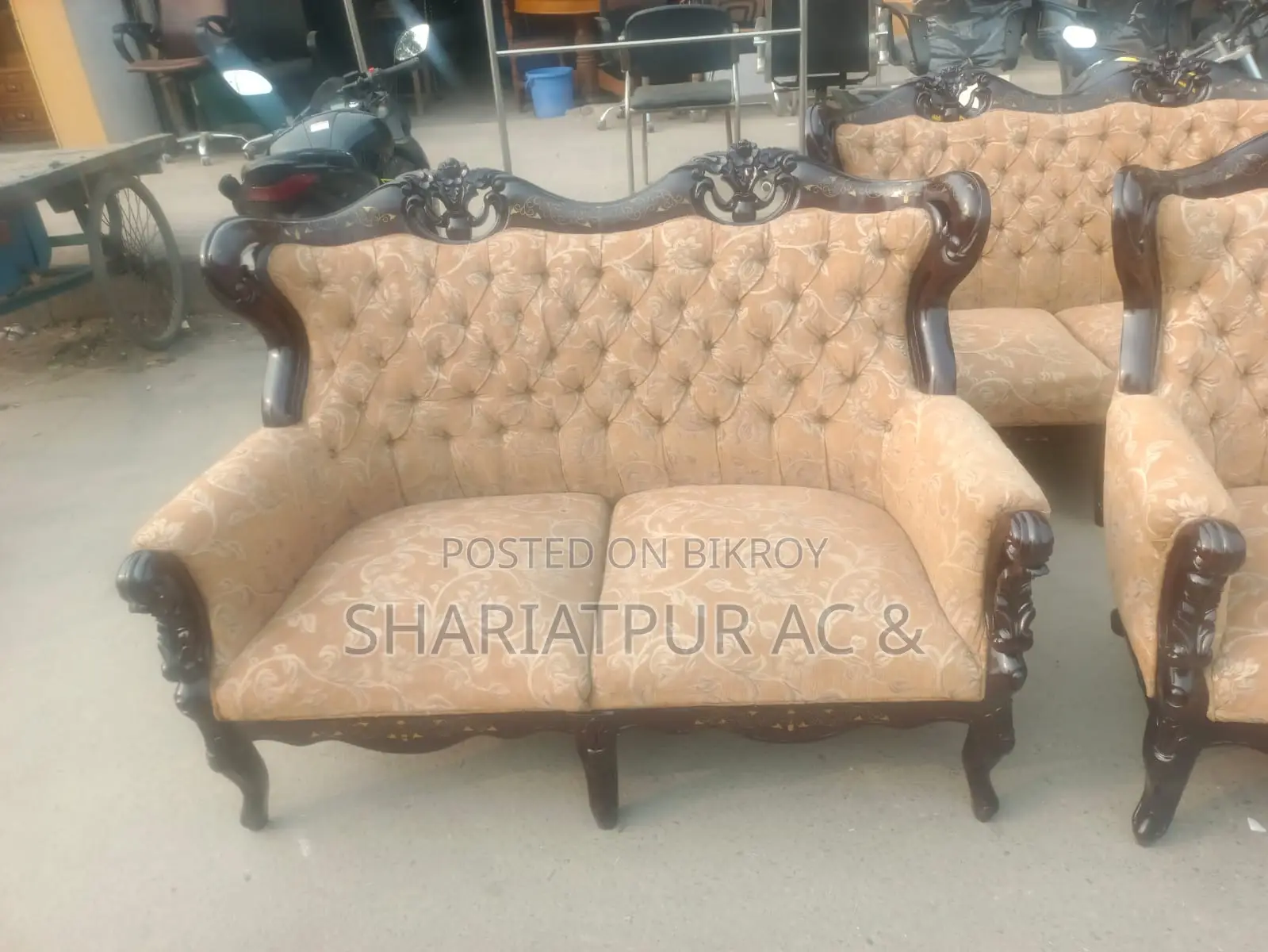ভিক্টোরিয়া সোফা ২+২+১