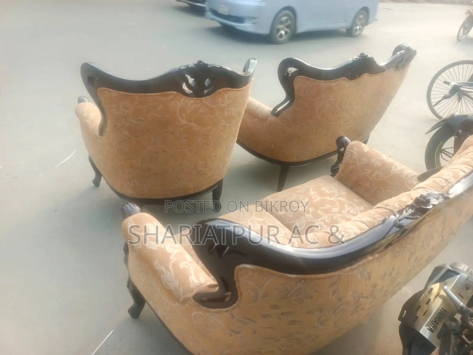 ভিক্টোরিয়া সোফা ২+২+১