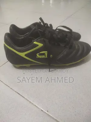 Playing Boots