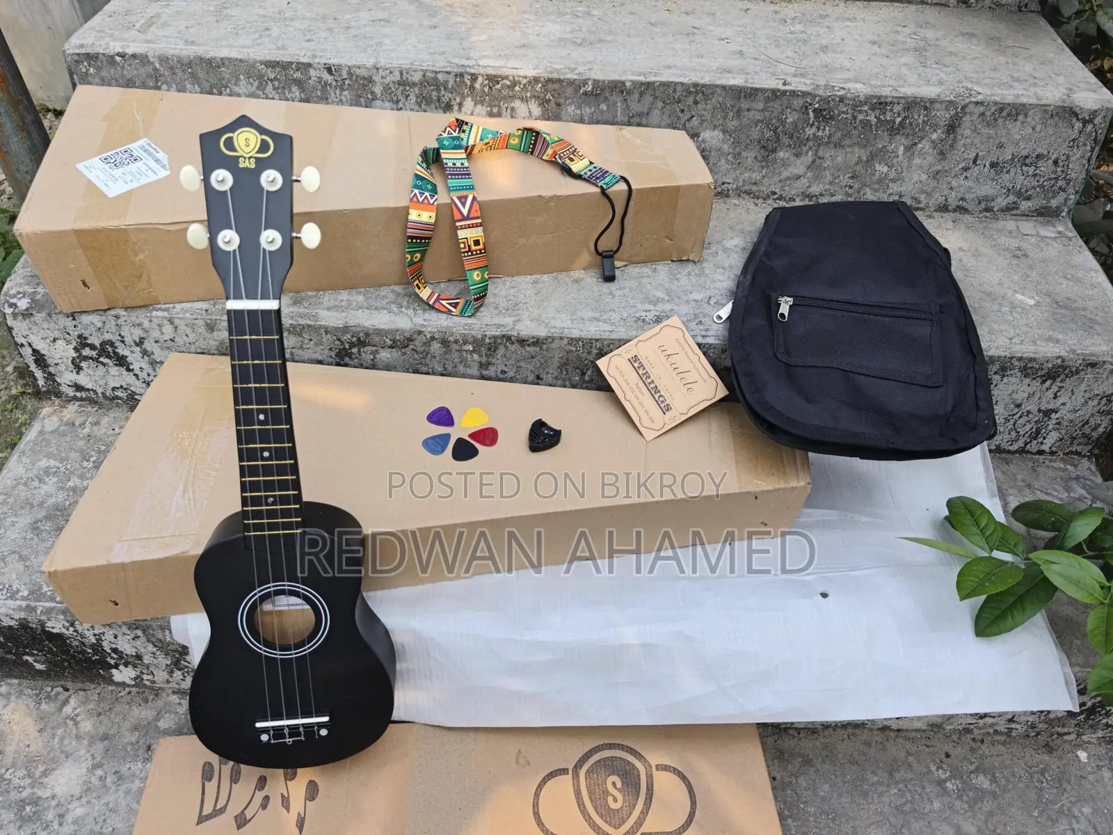 SAS premium black ukulele (cash on delivery)