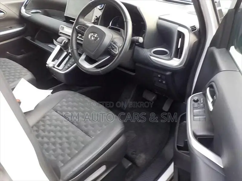 Toyota Voxy Hybrid SZ Pearl New 2022