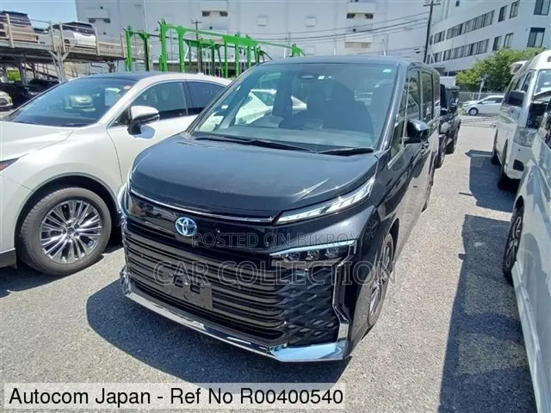 Toyota Voxy S-Z 2022