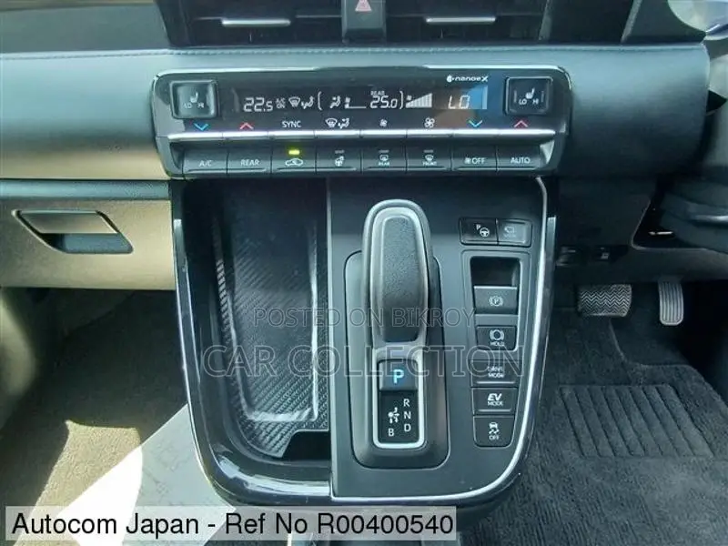 Toyota Voxy S-Z 2022