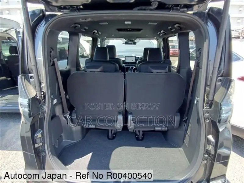 Toyota Voxy S-Z 2022