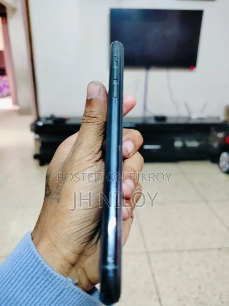 Apple iPhone 11 Pro Max (Used)