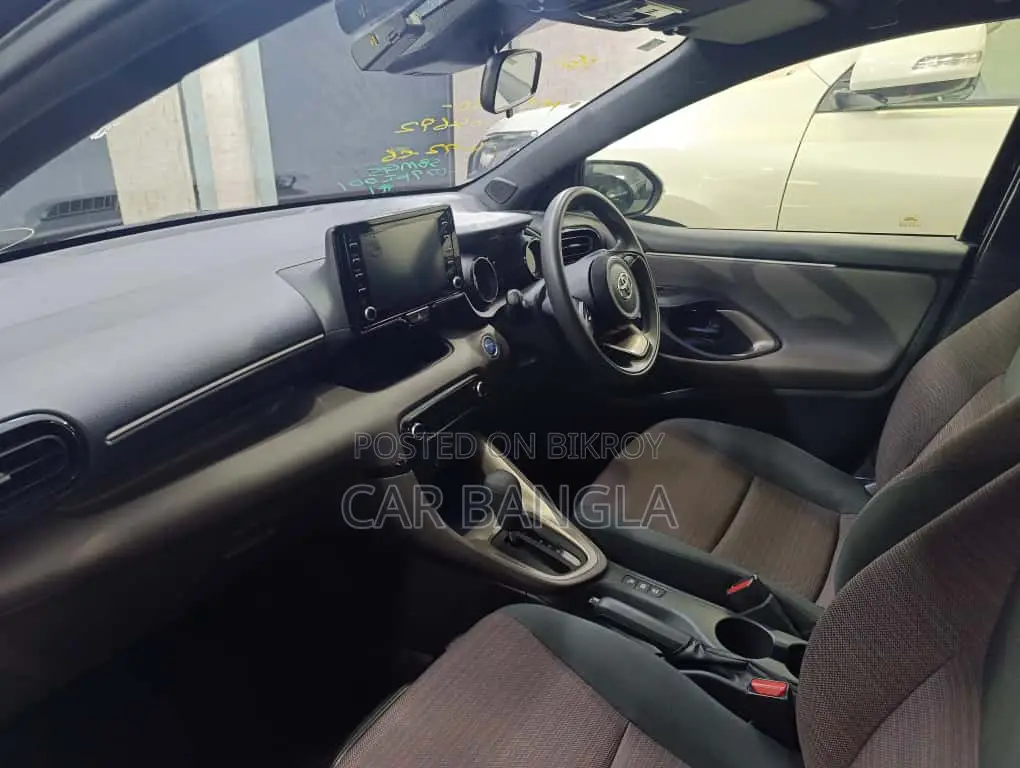 Toyota Yaris G READY SHOWROOM 2020