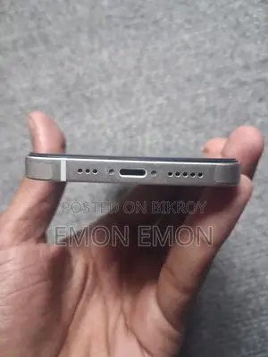 Apple iPhone 12 (Used)