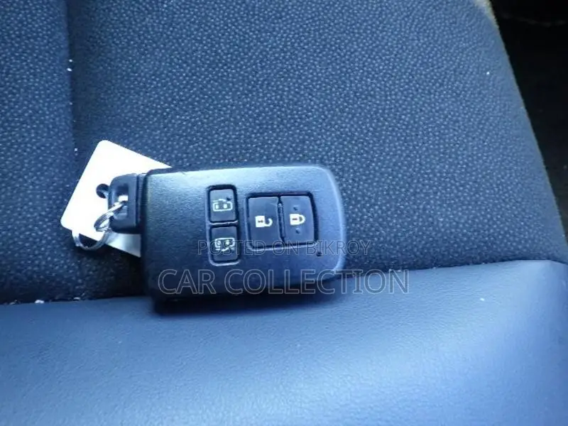 Toyota Noah Si Wxb Non Hy Pearl 2021