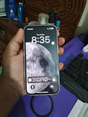 Apple iPhone 13 . (Used)
