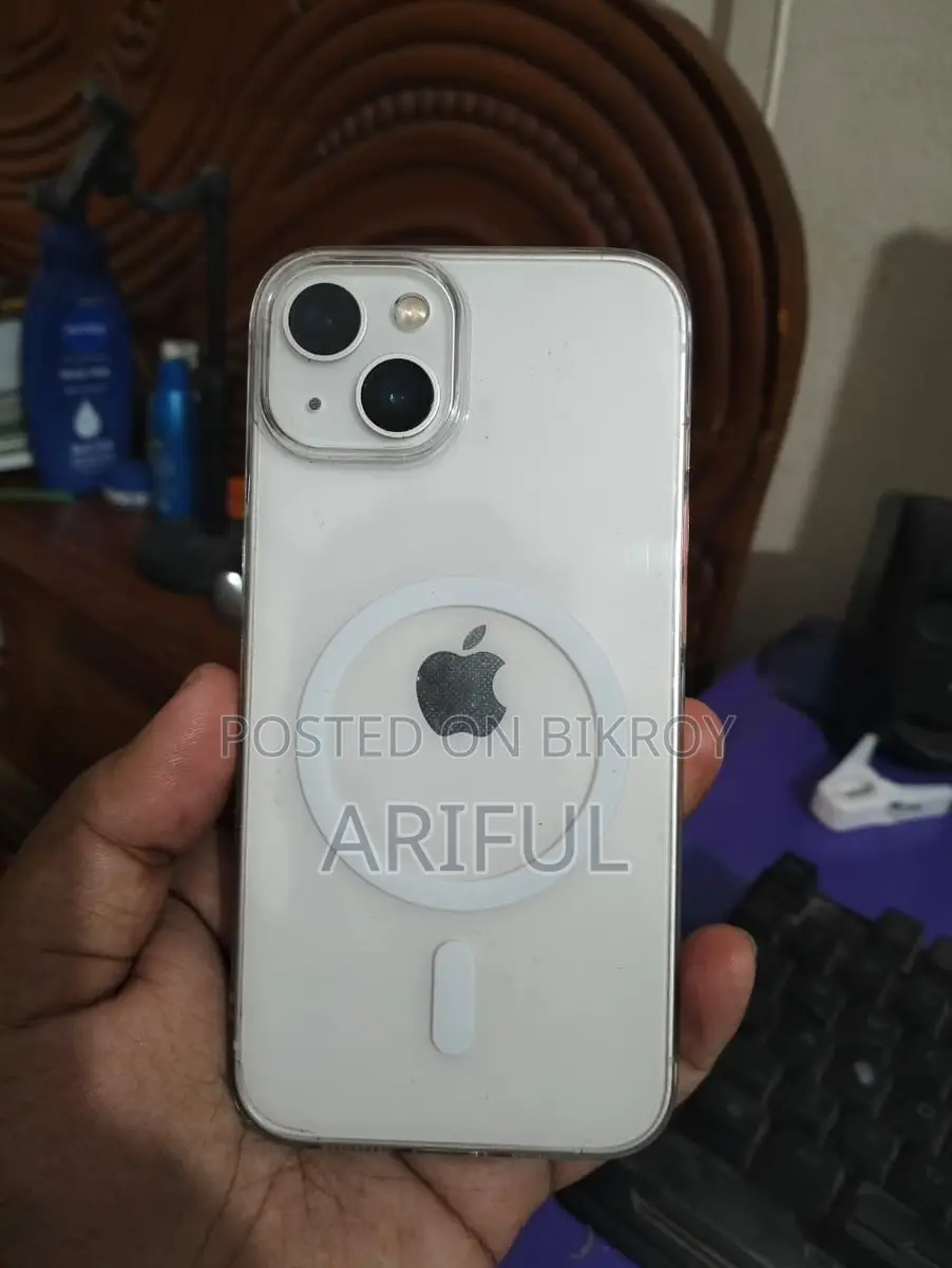 Apple iPhone 13 . (Used)