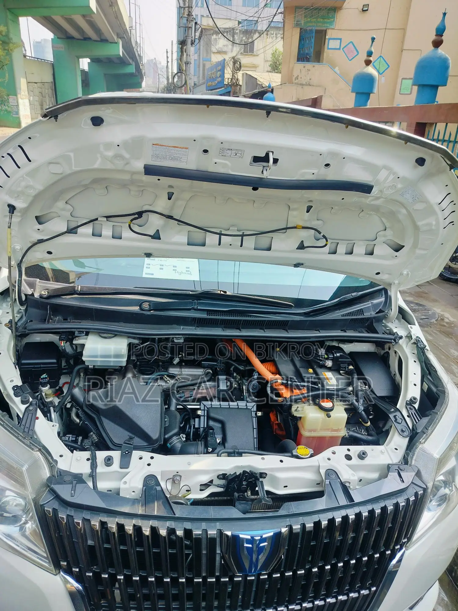 Toyota Esquire 2014