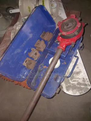 Pipe threading die machine