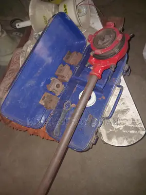 Pipe threading die machine