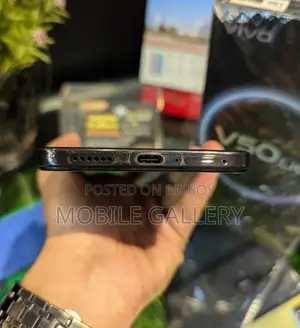 Vivo 8/256 (Used)